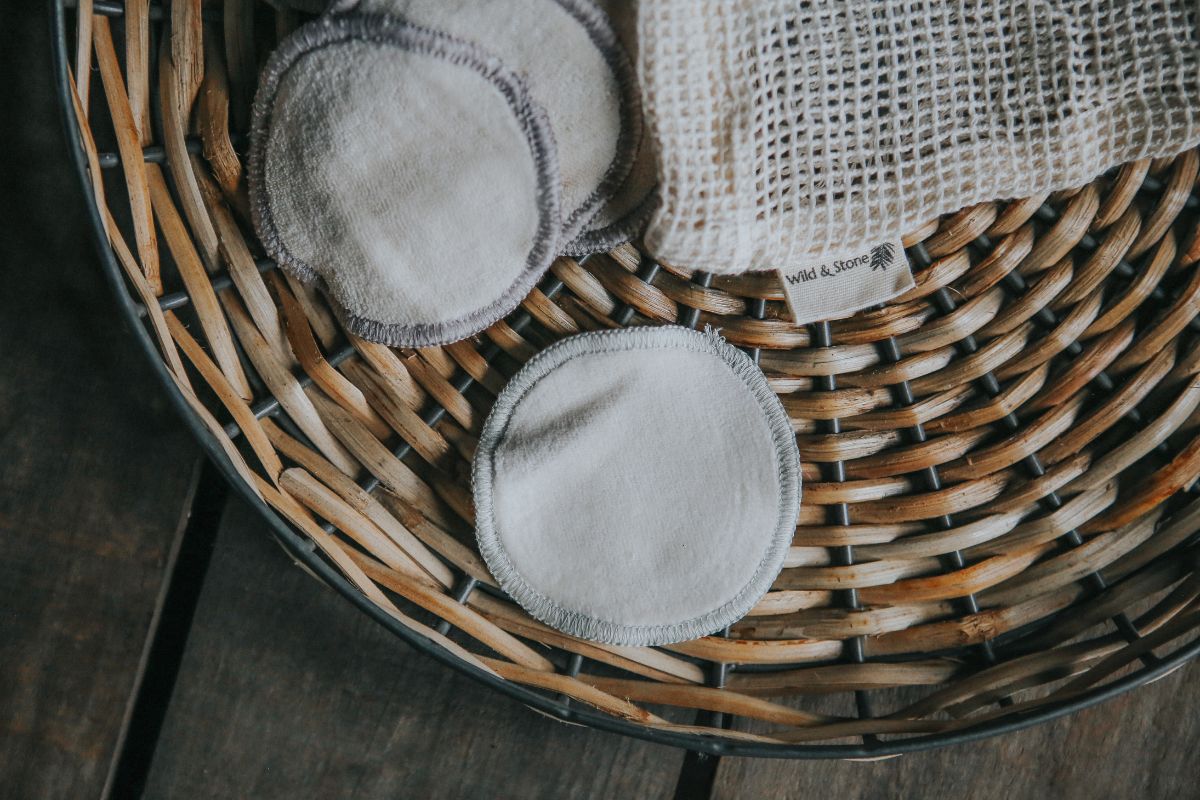 5 Sustainable Ways to Remove Makeup