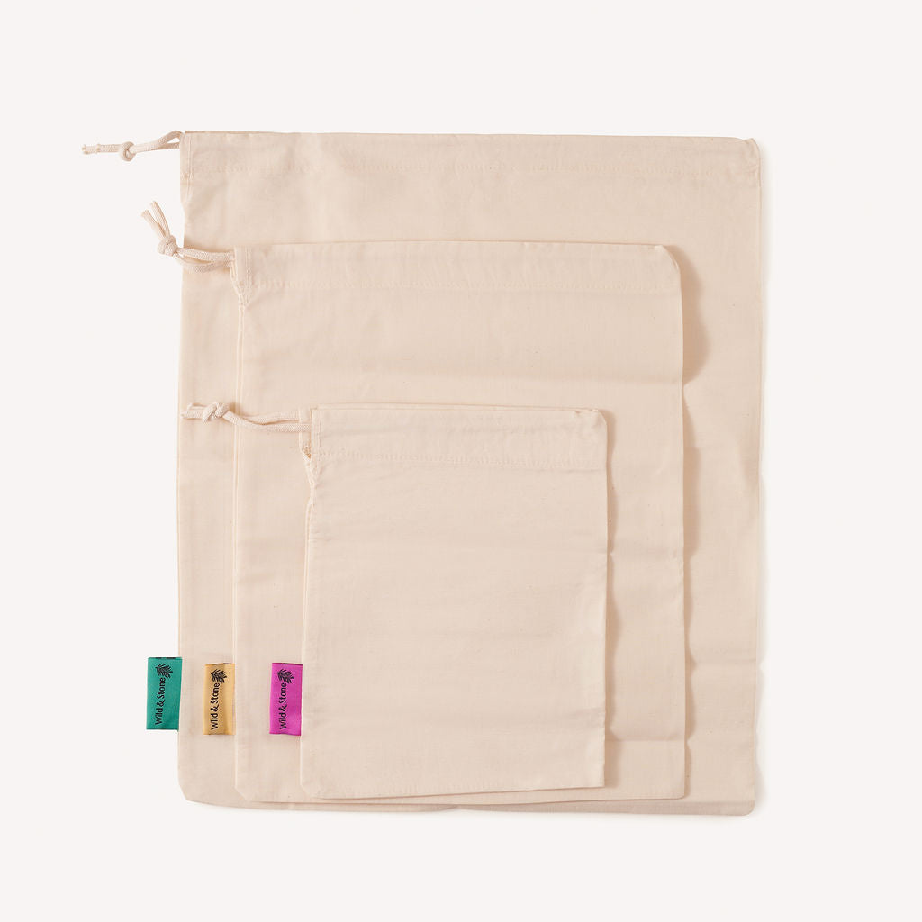 Pack of 3 different size organic cotton produce bags.